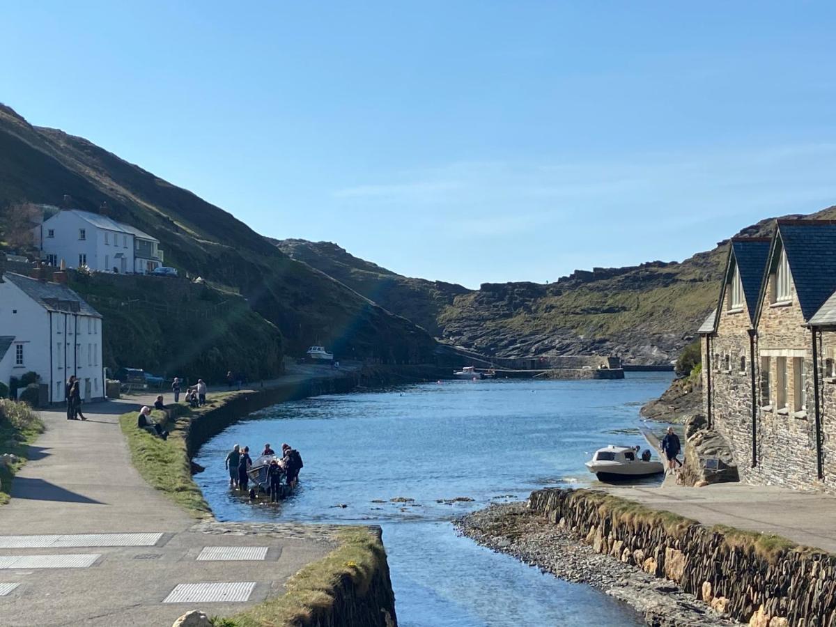 Harbour Light * Boscastle